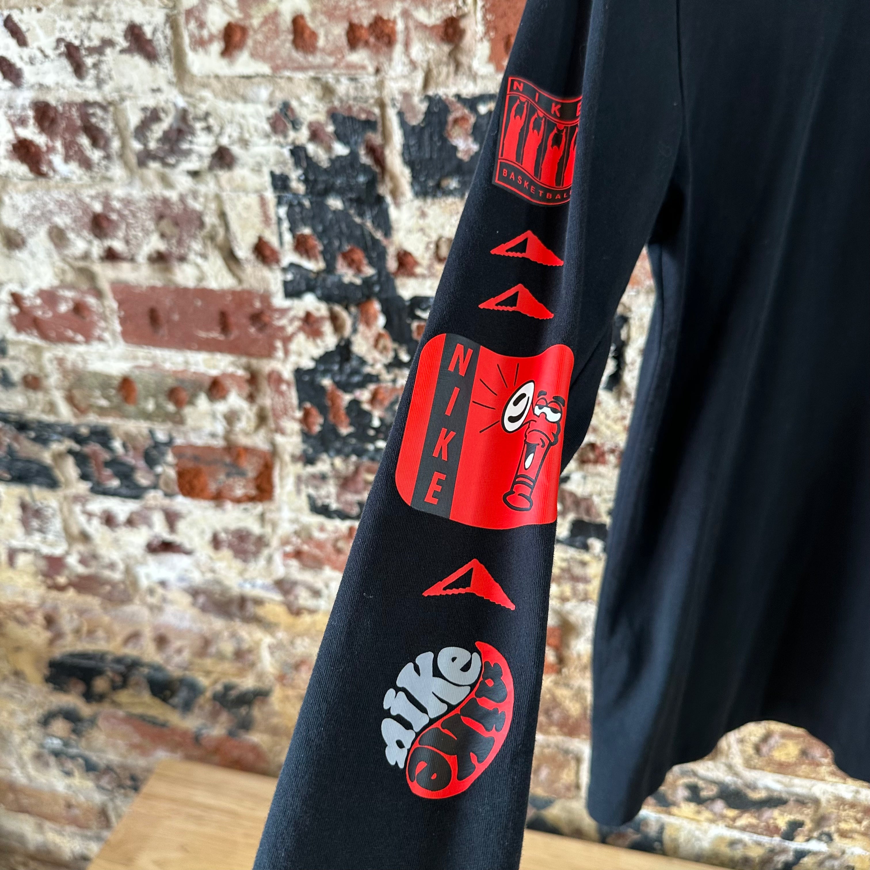 Nike Basketball Graphic Sleeves Mens Size Small Black Long Sleeve T-Shirt