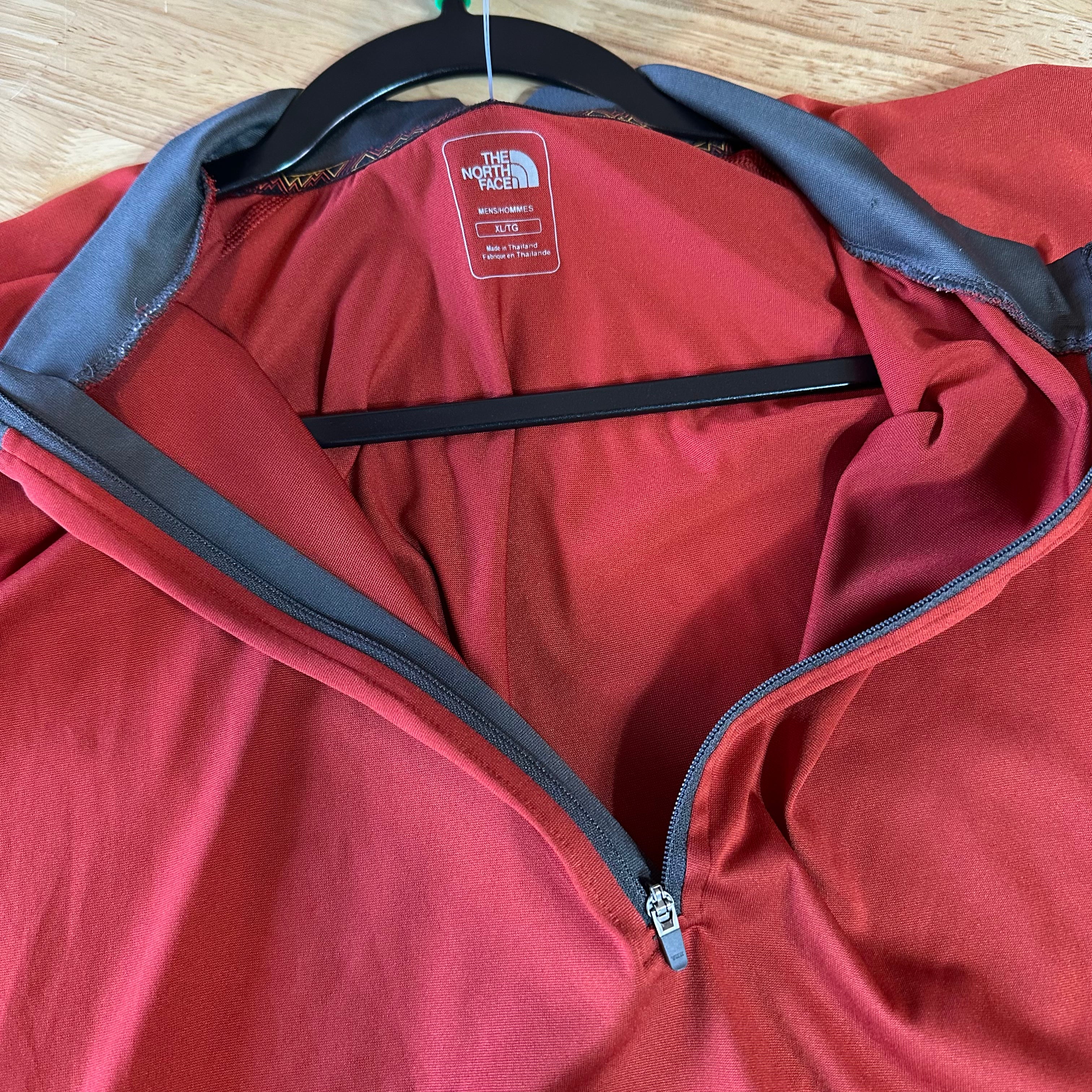 North Face Men's XL S/S Red Shirt