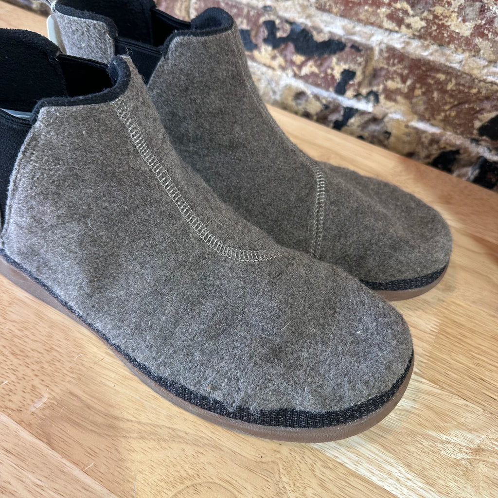 Chaco Womens 13 Brown Boots