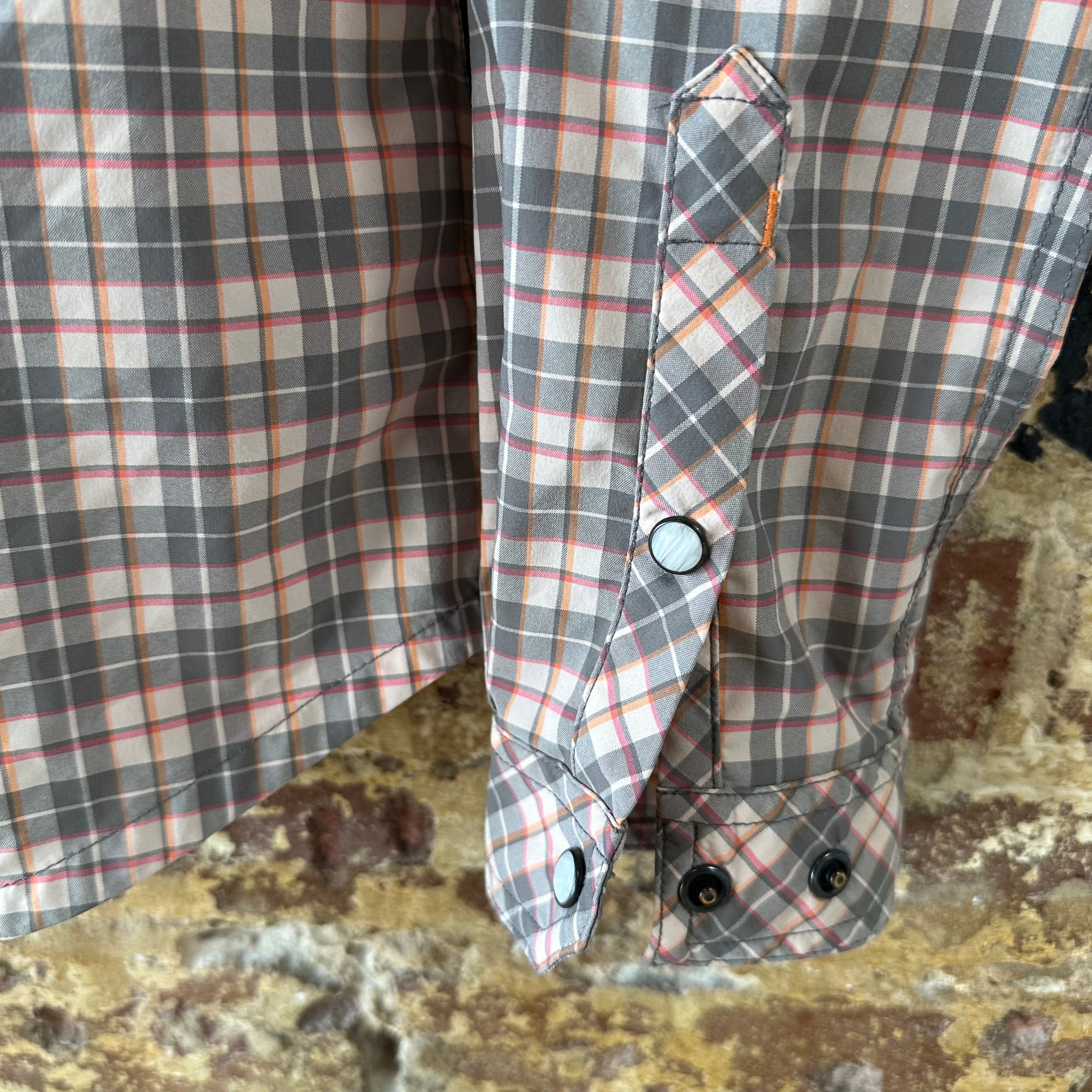 Stio Pearl Snap Button Up Shirt Women’s Size Small Pink Gray Plaid Long Sleeve