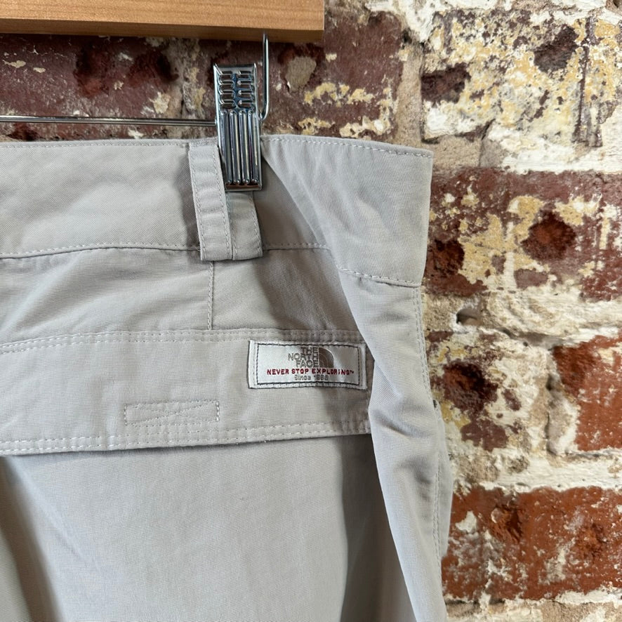 North Face Womens 16 Tan Capris