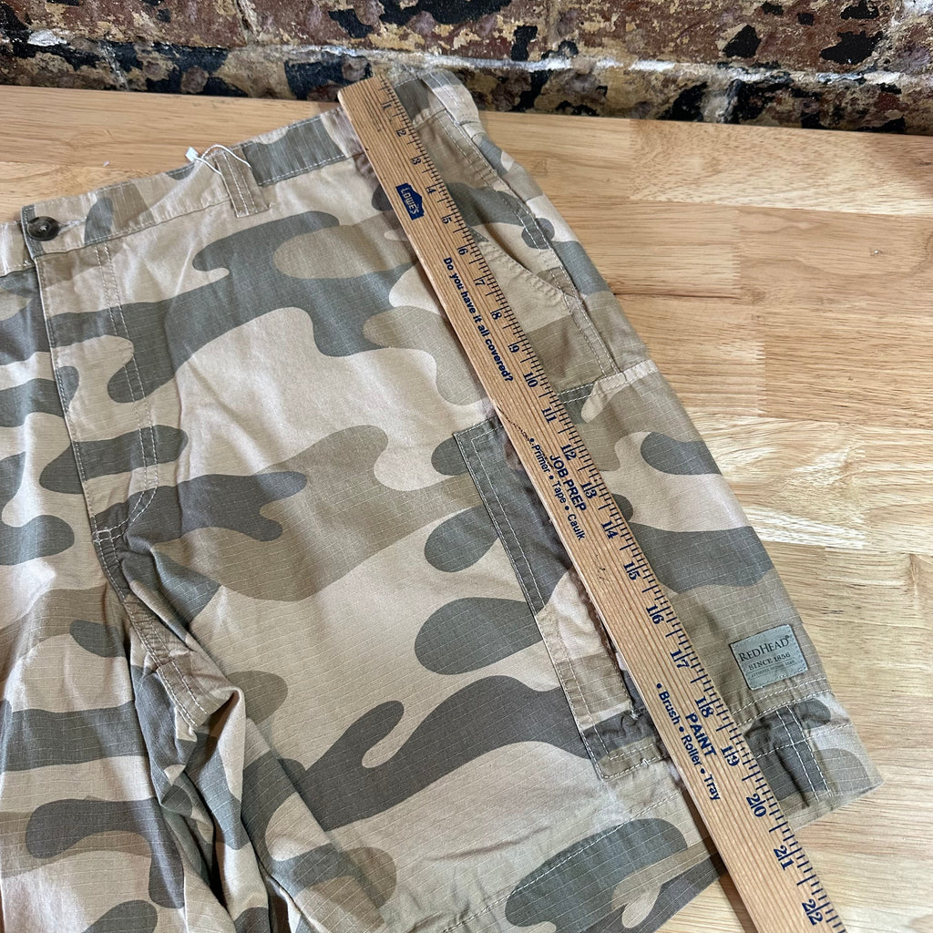 RedHead Mens 46 Cargo Camo Shorts