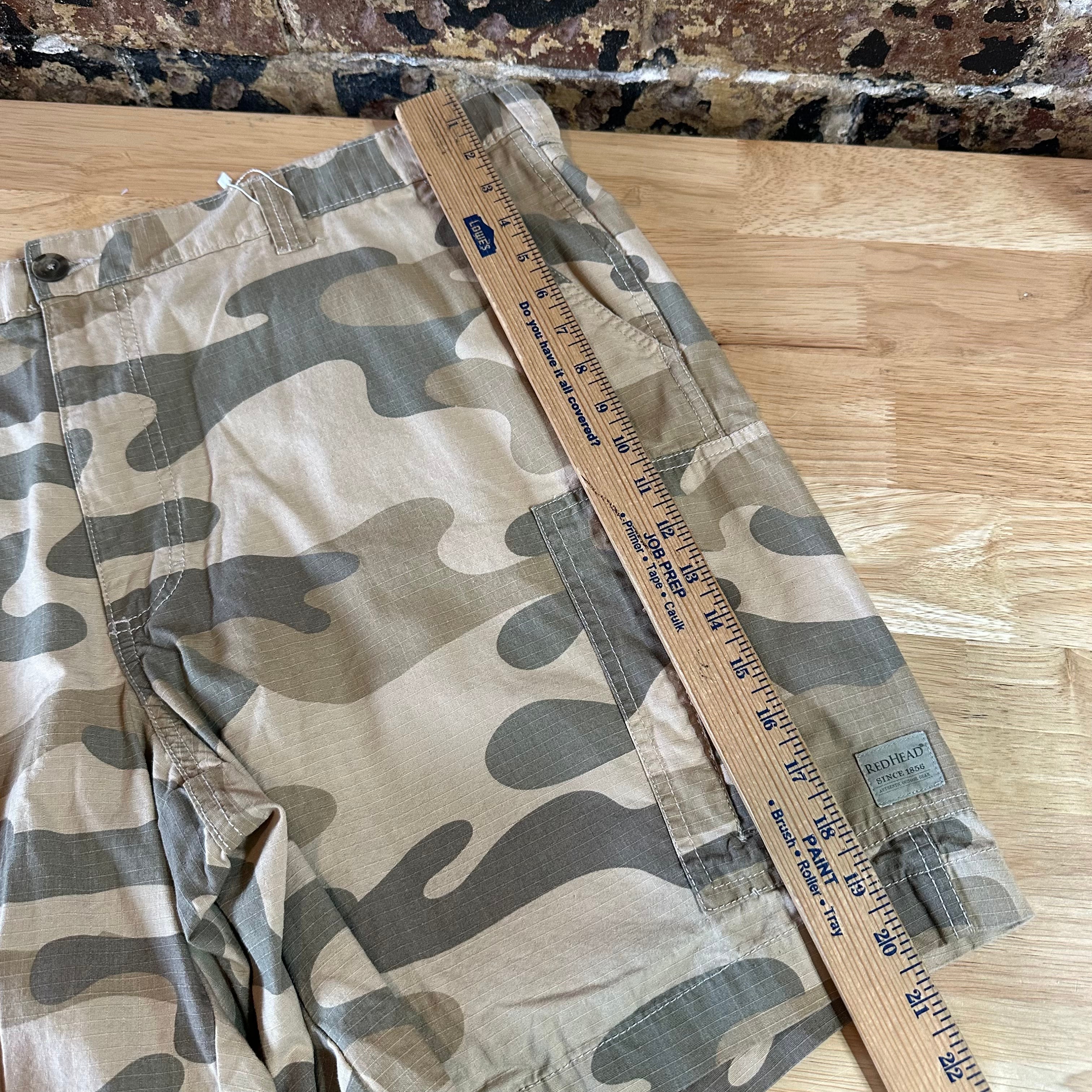 RedHead Mens 46 Cargo Camo Shorts