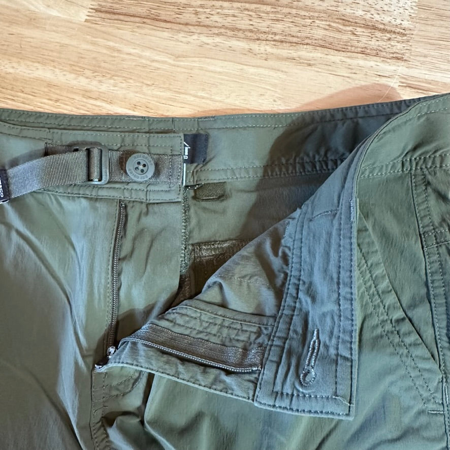 REI Womens 8 Green Shorts