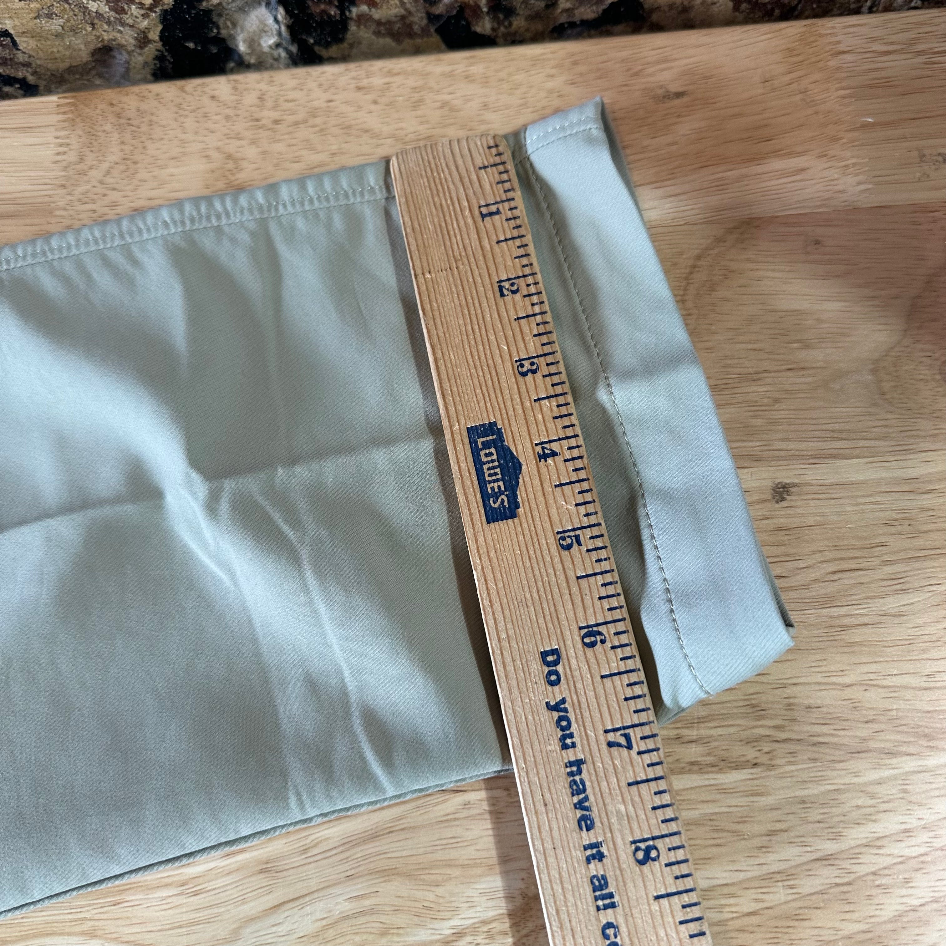 Under Armour Mens 34x30 Tan Pants