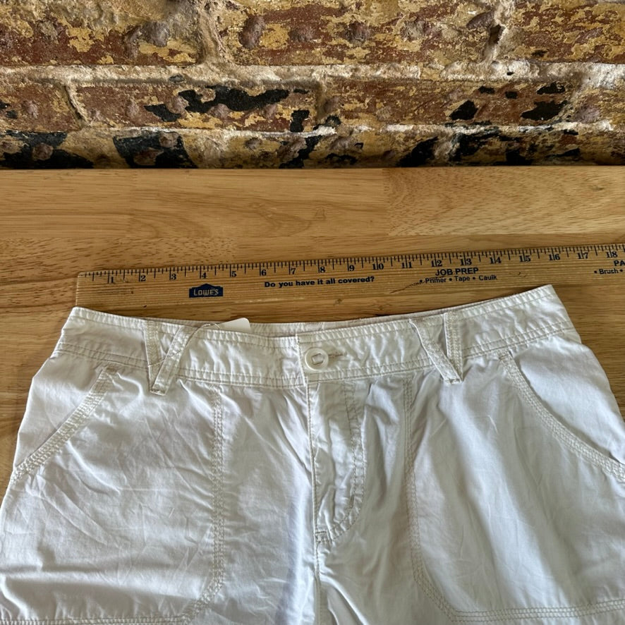 Columbia Womens 10 White Shorts