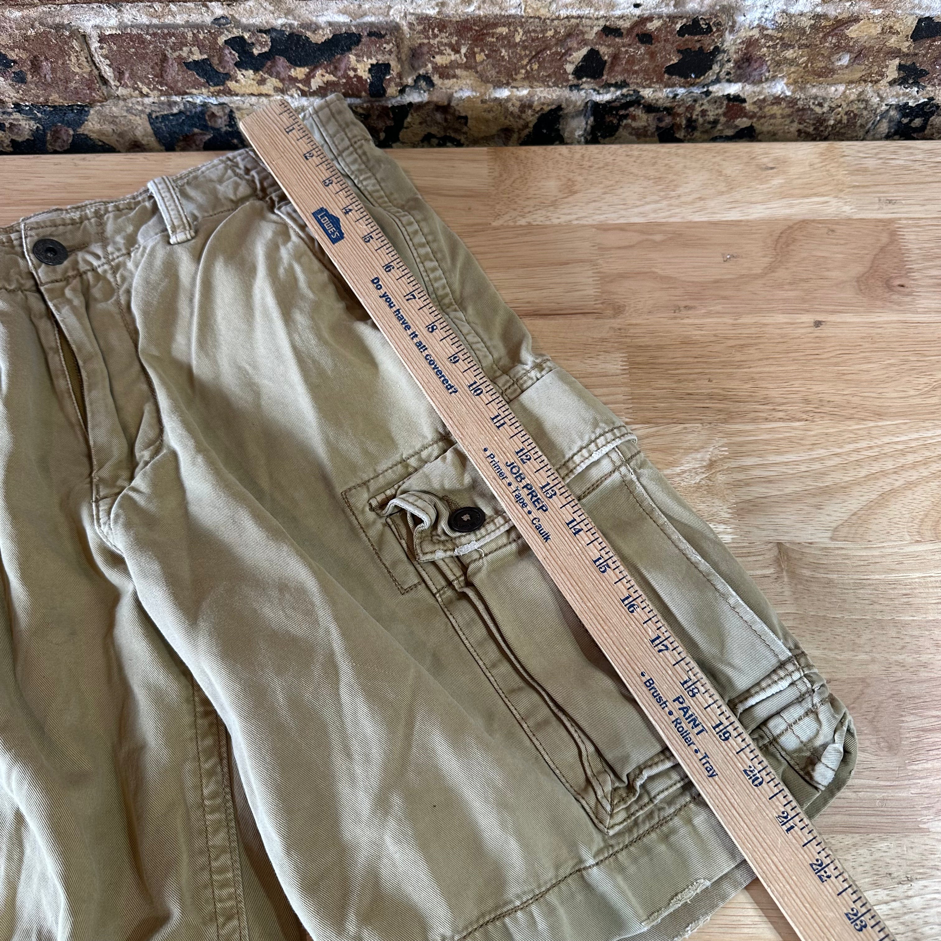 American Eagle Outfitters Classic Cargo Shorts Mens 34 Tan 11" inseam