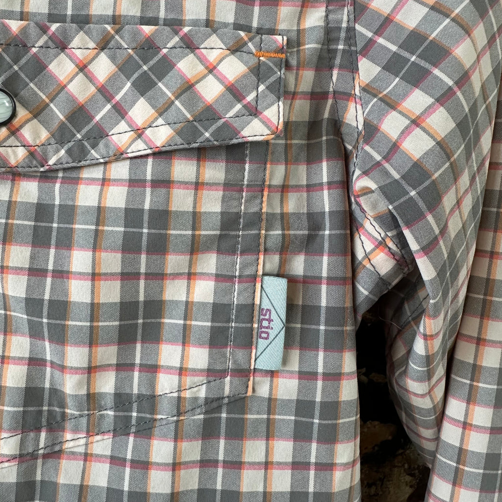 Stio Pearl Snap Button Up Shirt Women’s Size Small Pink Gray Plaid Long Sleeve
