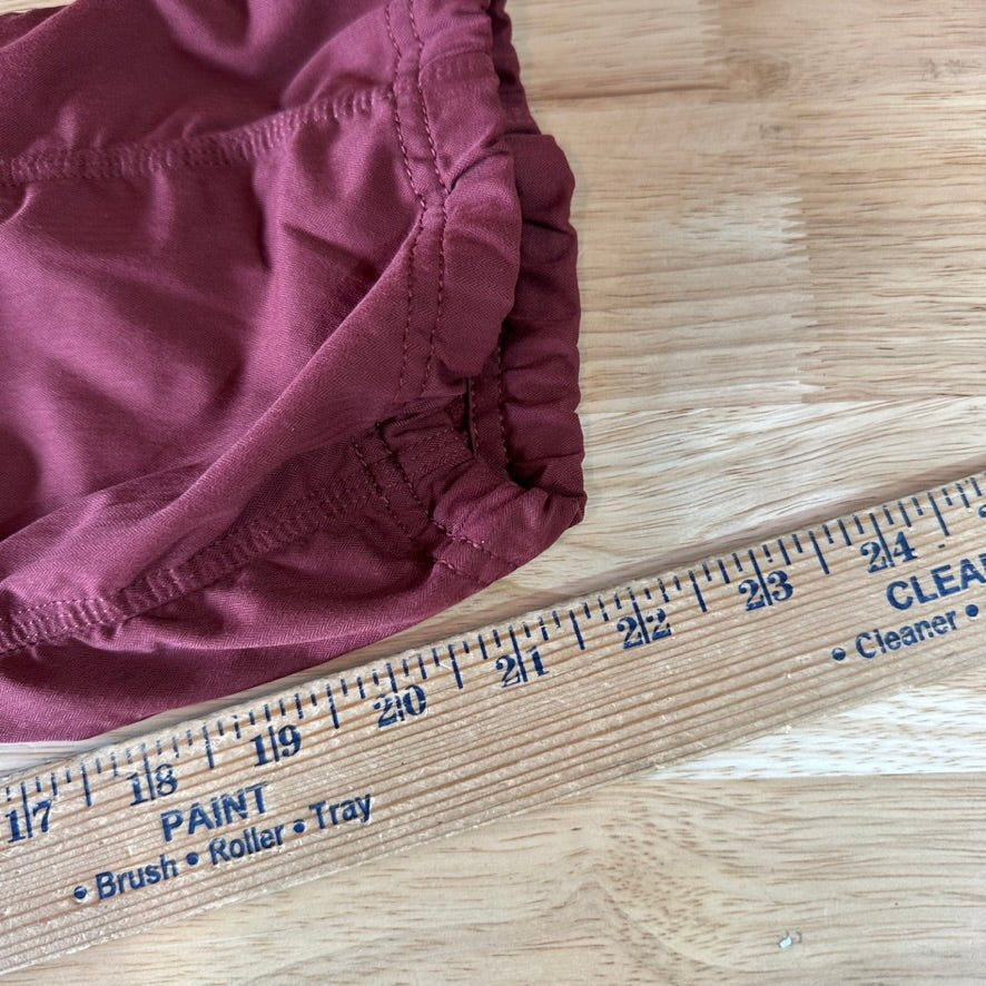 North Face Womens Medium Capri's
