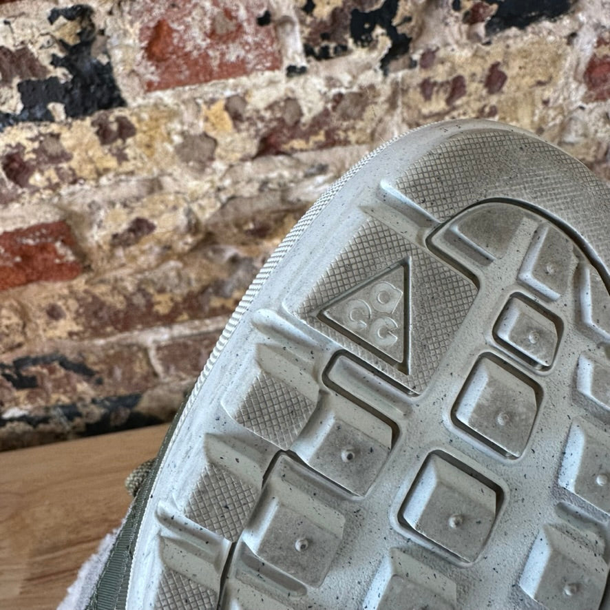 Nike Woodside Chukka 2 537345-200 Boots Womens Light Taupe Olive Faux-Fur 9.5