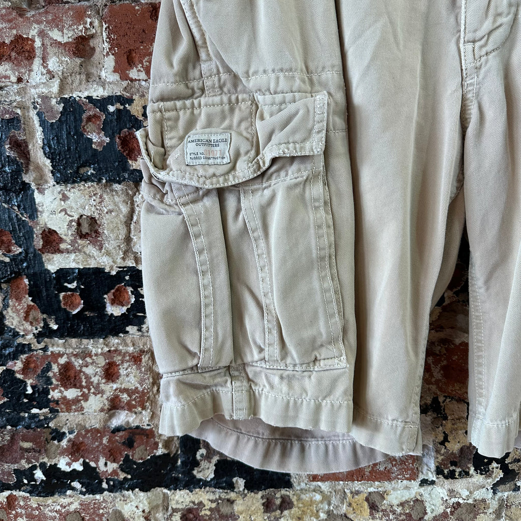 American Eagle Outfitters Classic Length Cargo Shorts Mens 32 Tan 10.5" inseam