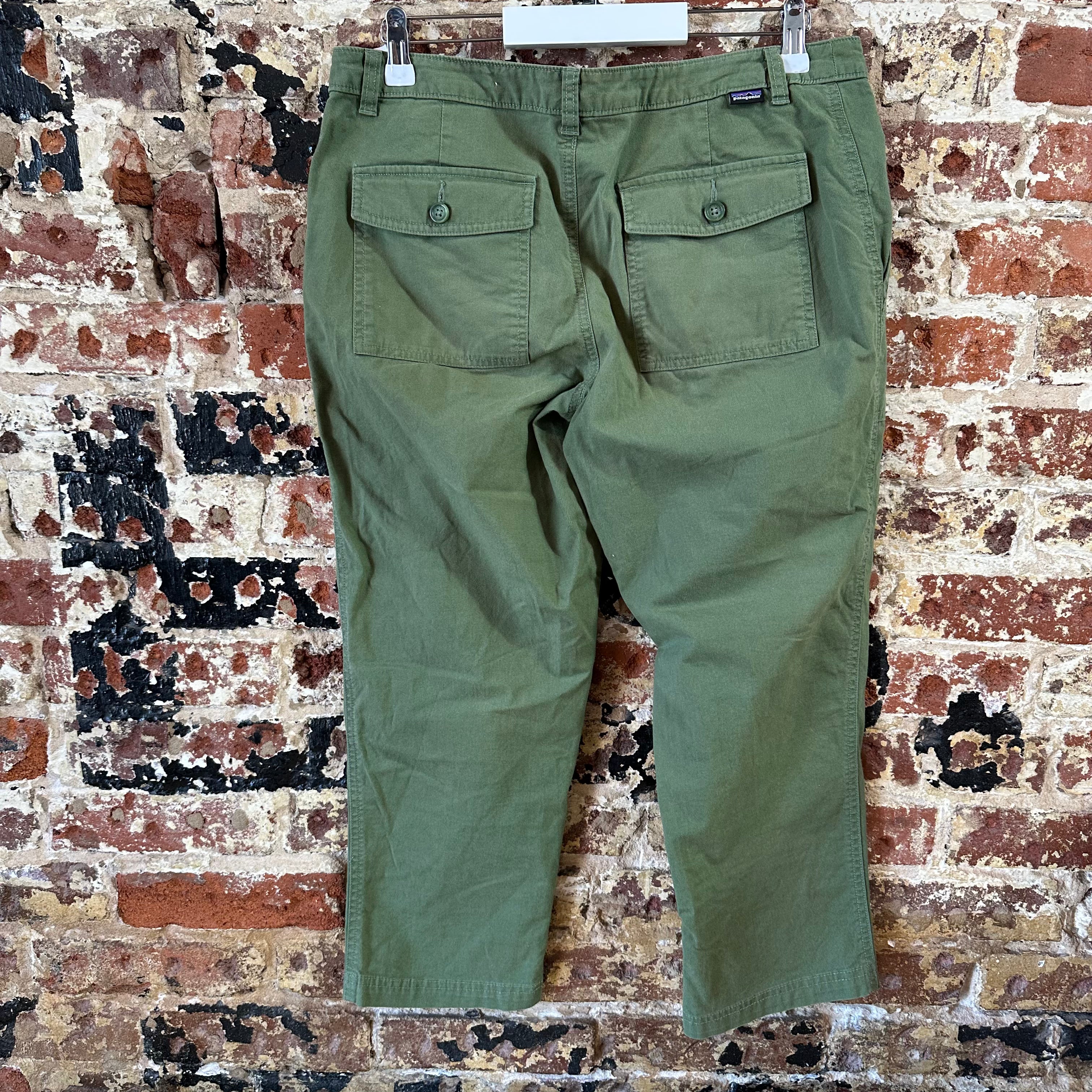 Patagonia Womens 8 Green Capris