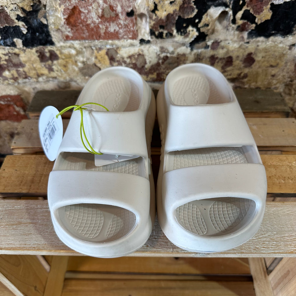 Oofos Mens 3 Womens 5 White Sandals NEW