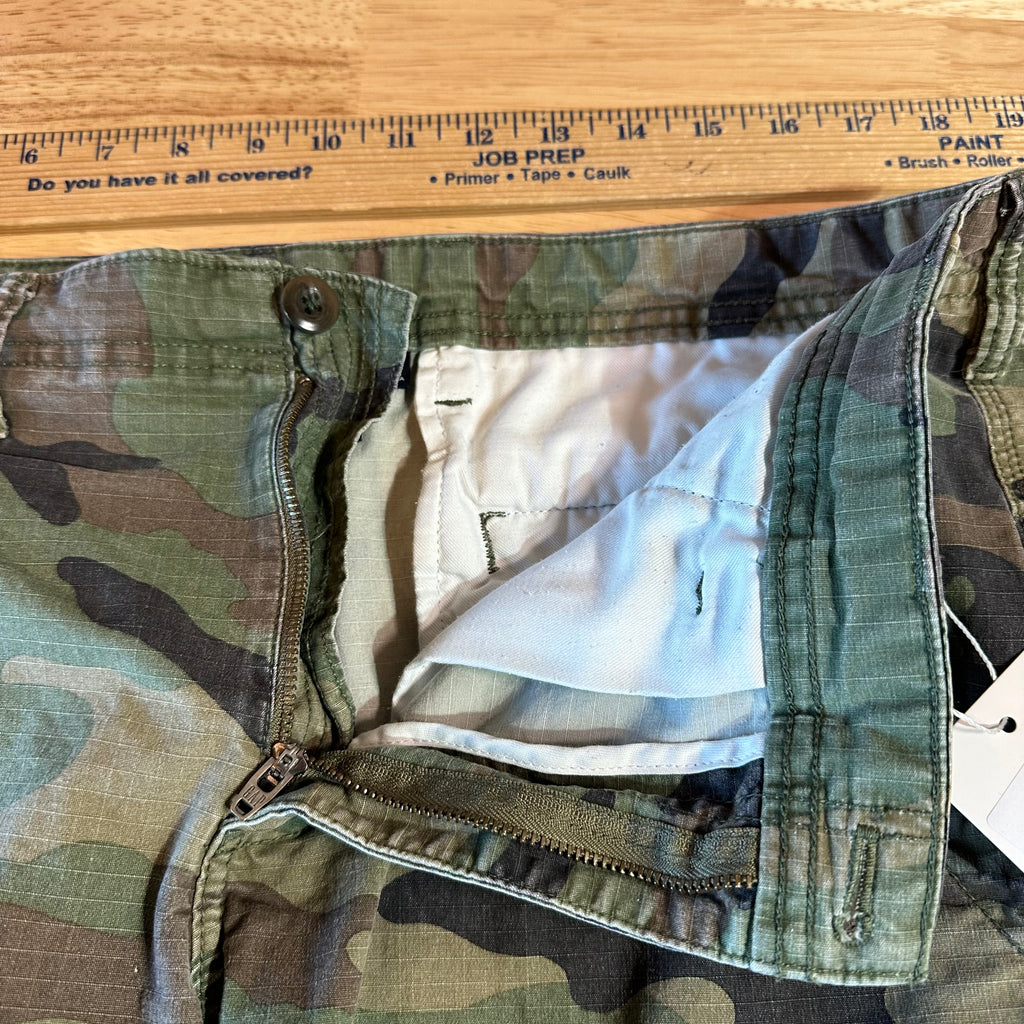 Gap Khakis Shorts Men’s 34 Camouflage 100% Cotton Cargo Shorts heavy