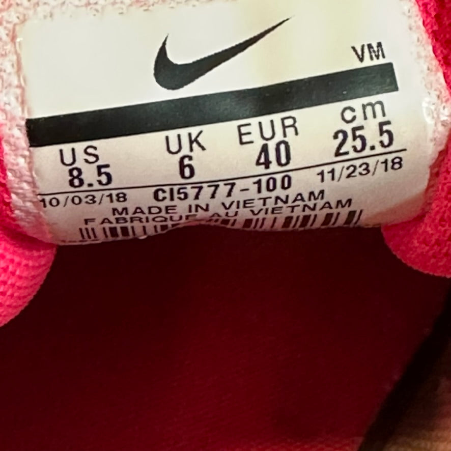 Nike Womens 8.5 Shoes