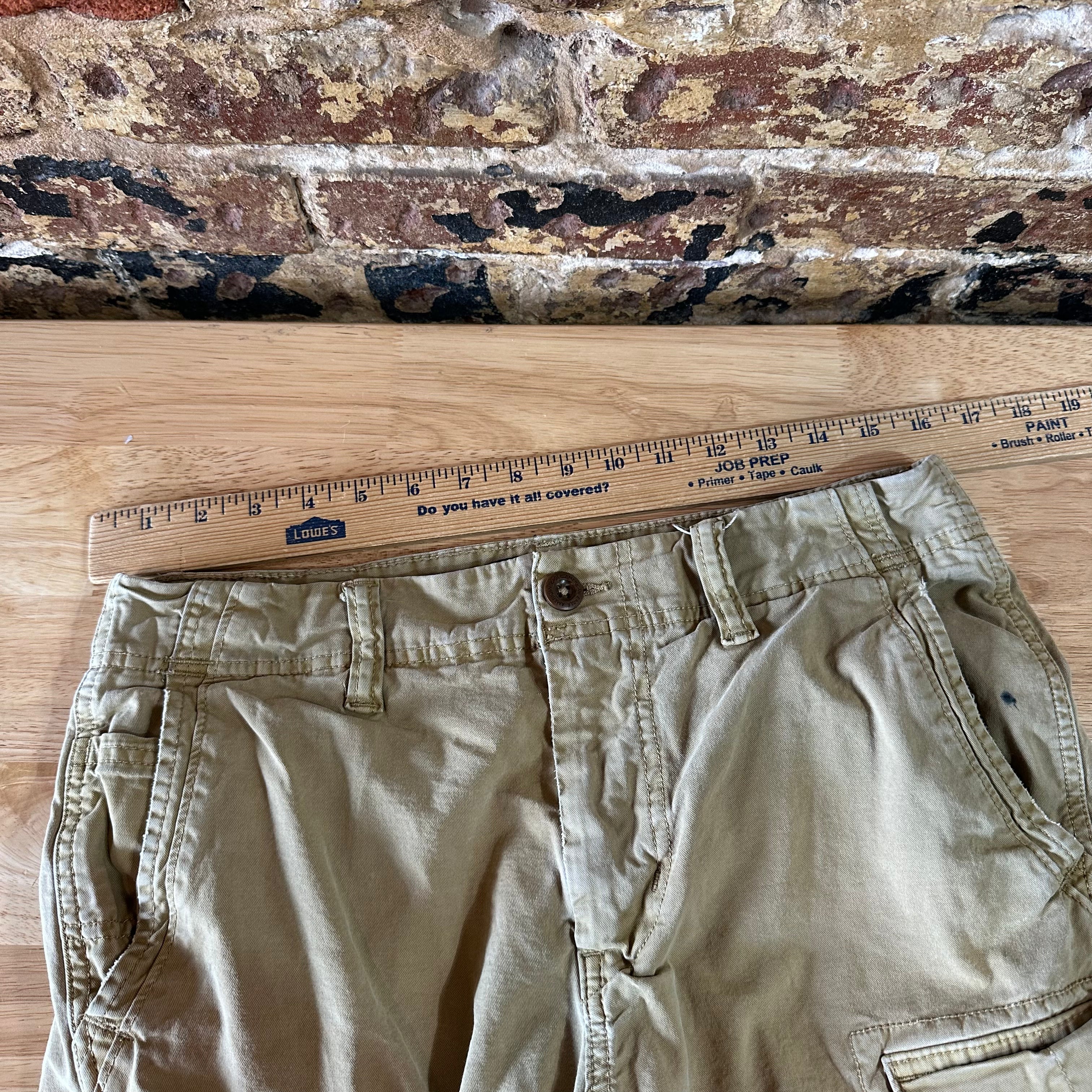 American Eagle Outfitters Classic Cargo Shorts Mens 31 Tan 9.5" inseam