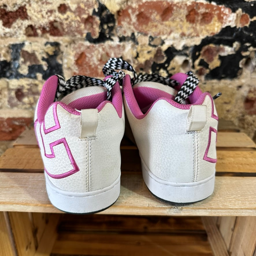 DC Womens 9.5 Shoes