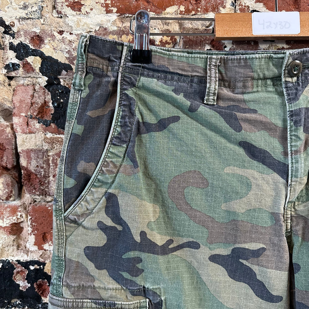 Gap Khakis Shorts Men’s 34 Camouflage 100% Cotton Cargo Shorts heavy