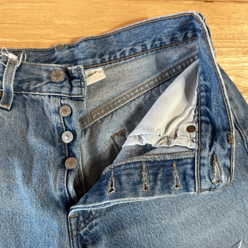 Levi's Cut Off Denim Jean Shorts Womens 28 Distressed