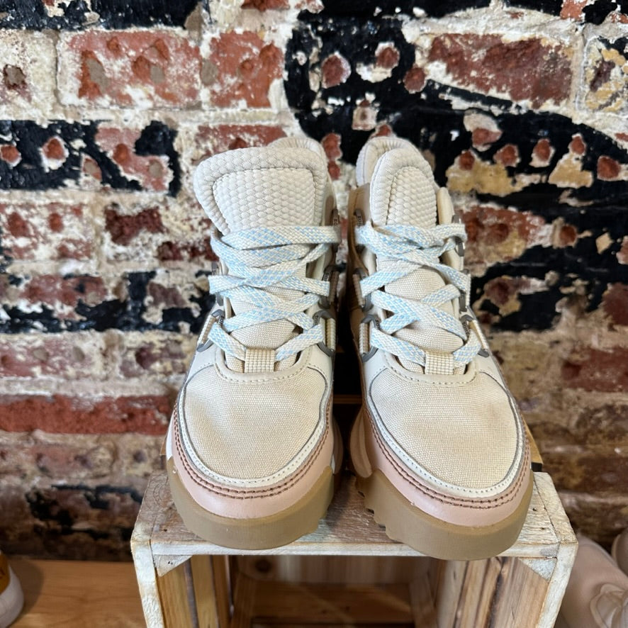 Sorel Woman's 9 Tan Boots