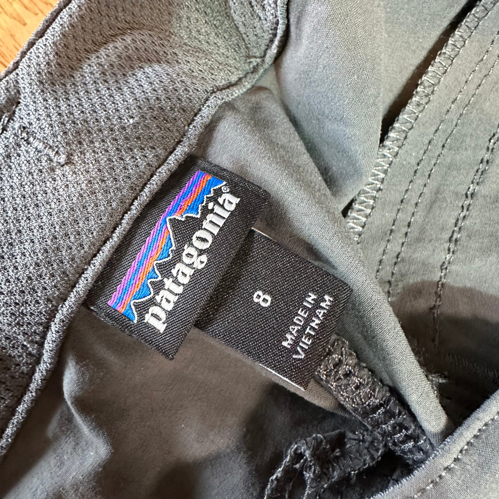 Patagonia Quandary Shorts Women's 8 Gray Lightweight Outdoor Hiking 5" inseam