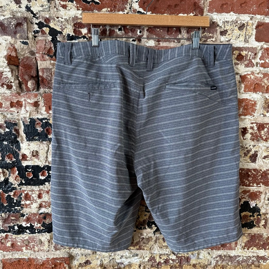 Volcom Shorts Mens 38