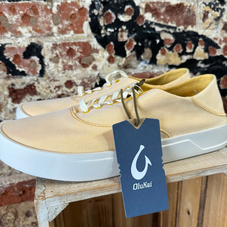 Oluaki Tradewinds Mens 10 Yellow Shoes NEW