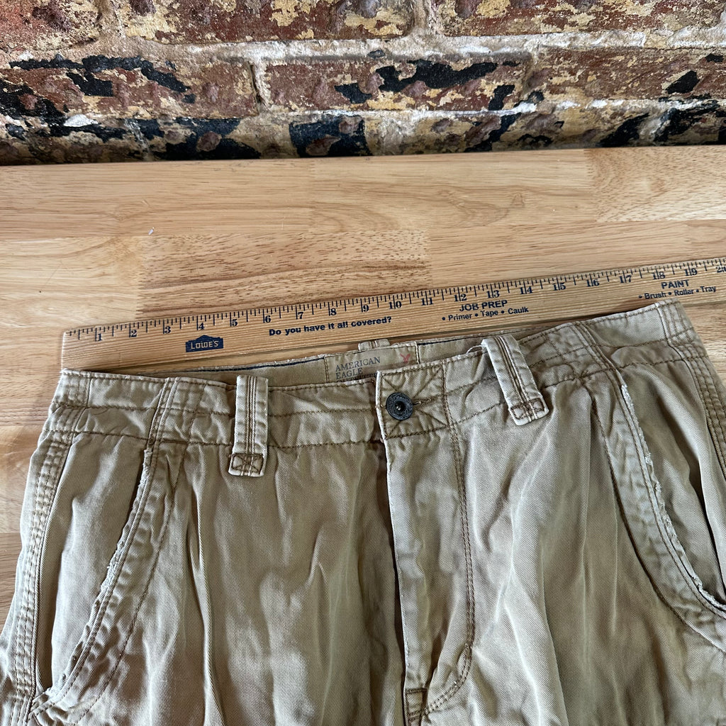 American Eagle Outfitters Classic Cargo Shorts Mens 34 Tan 11" inseam