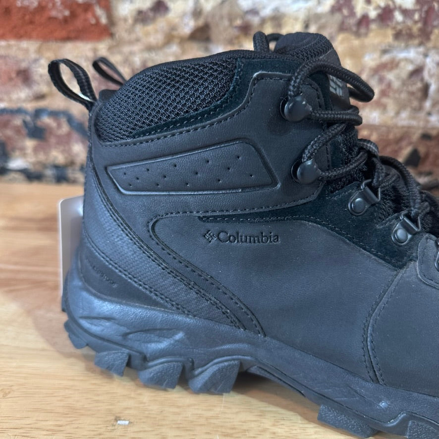 Columbia Mens 10.5 Black Hiking Boots