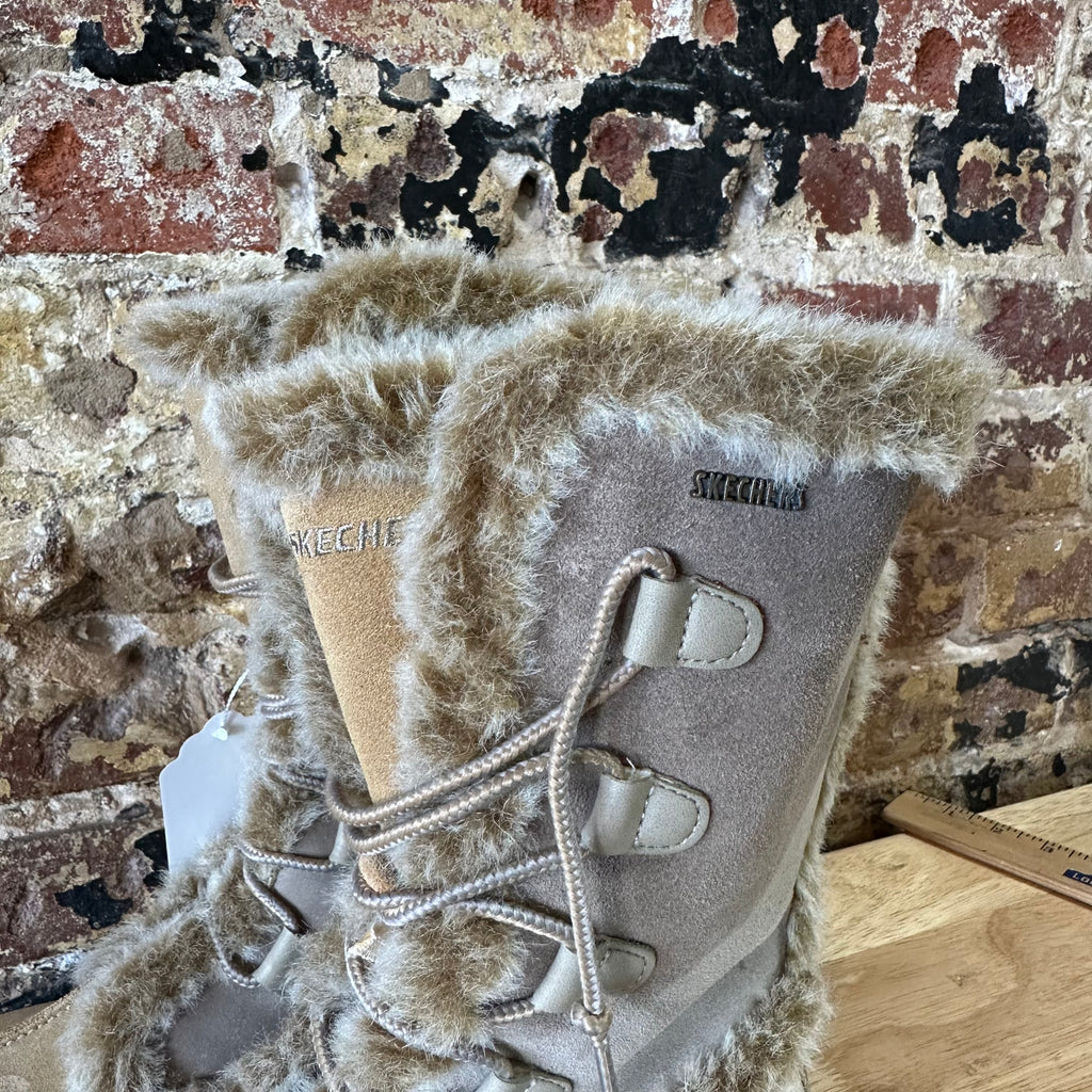Vintage Y2K Skechers Outdoor 10 Frolic Suede Winter boots Faux Fur Lined Suede