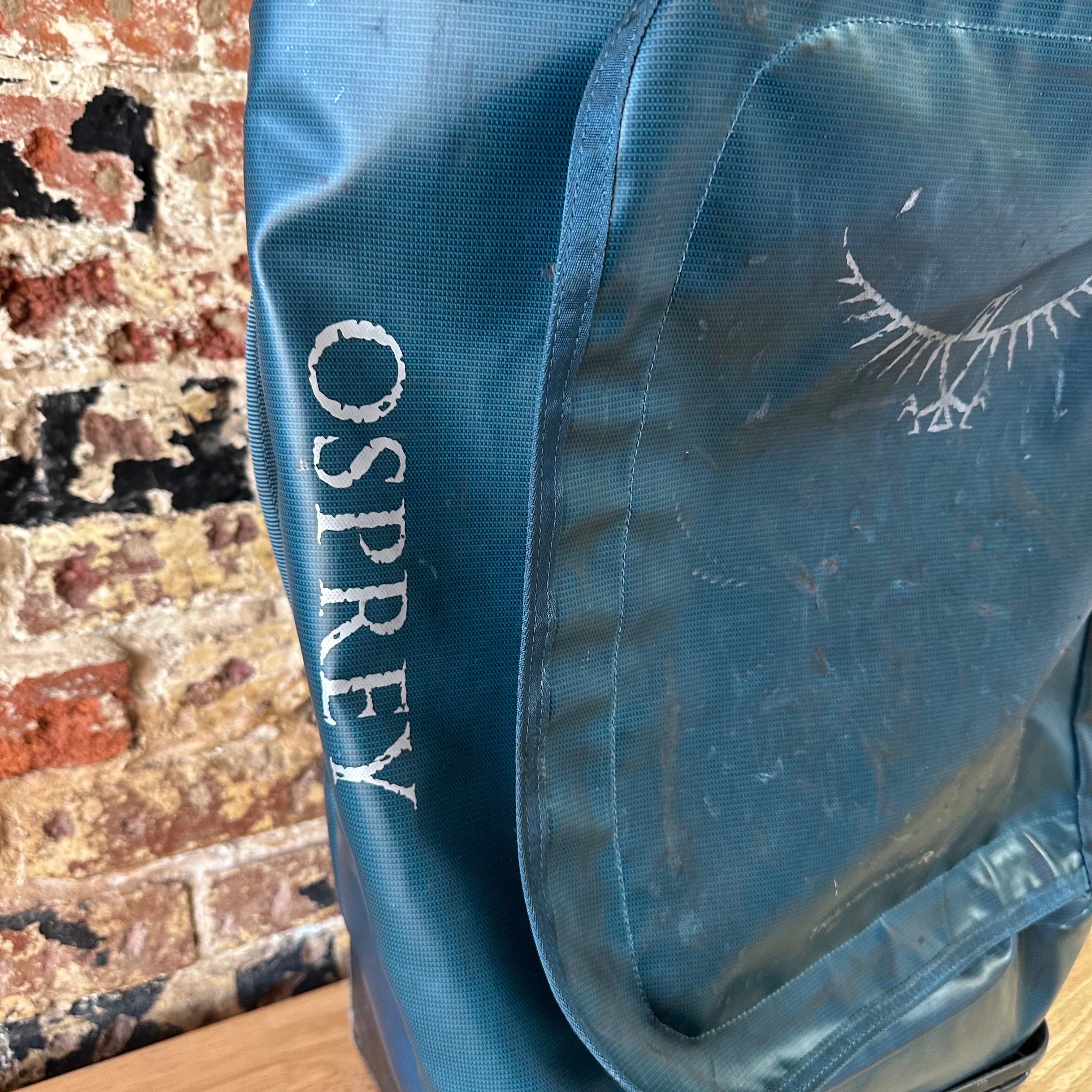 Osprey Transporter 60 Rolling Duffel Bag Blue travel WORN