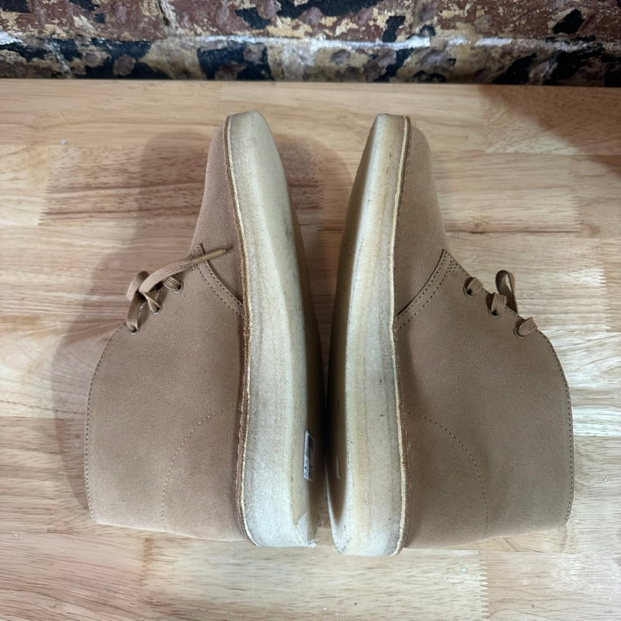 Clarks Mens 8 Chukka boots
