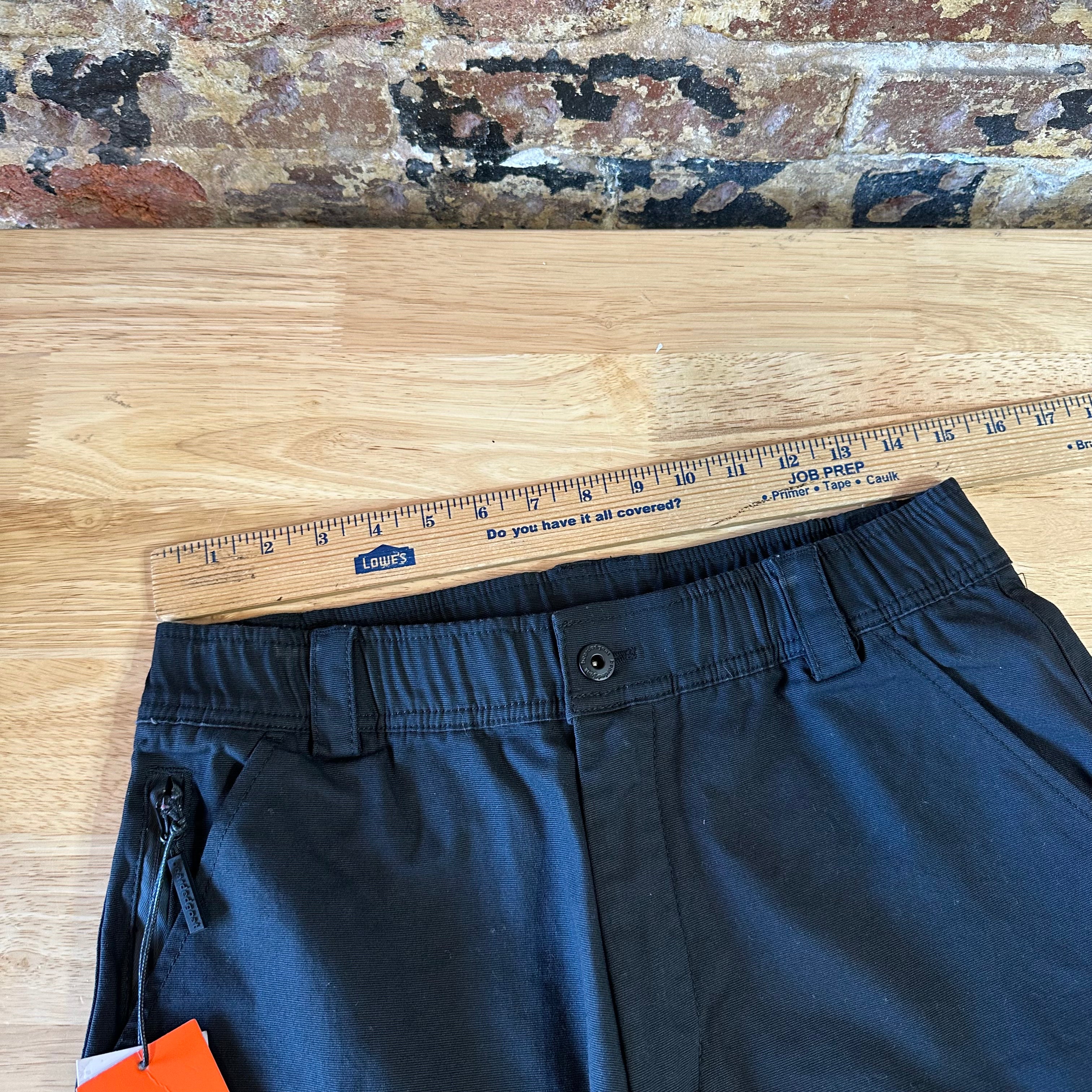 Bearded Goat Mens Medium Shorts NEW