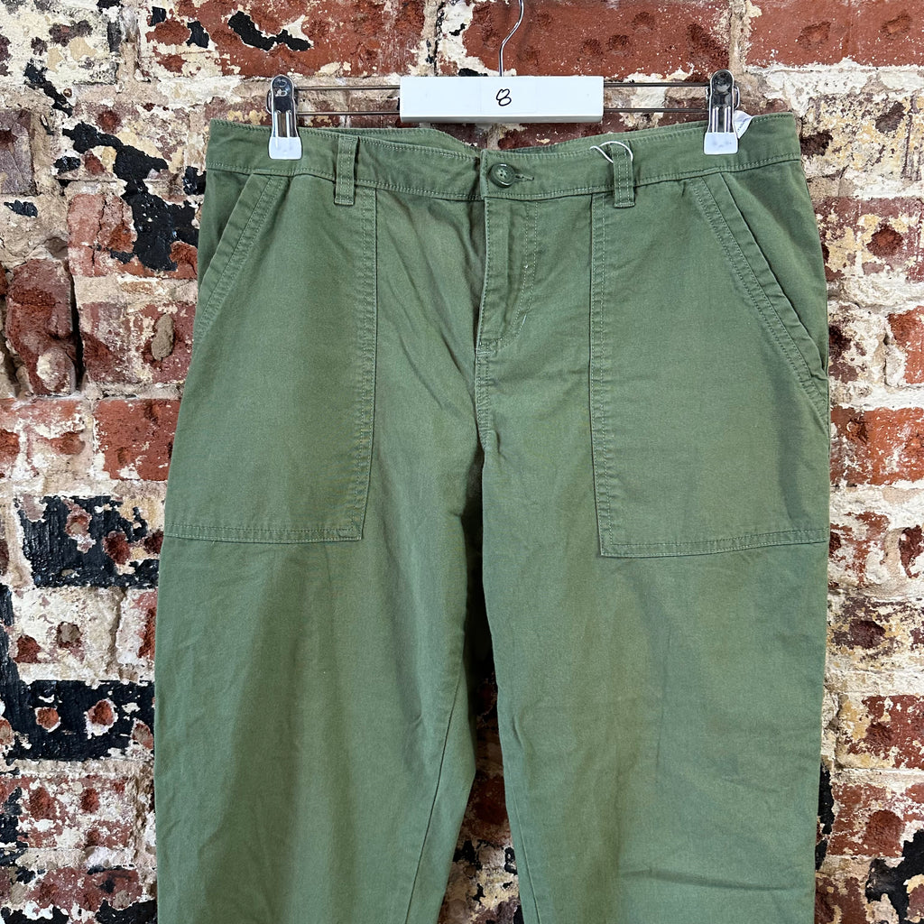 Patagonia Womens 8 Green Capris