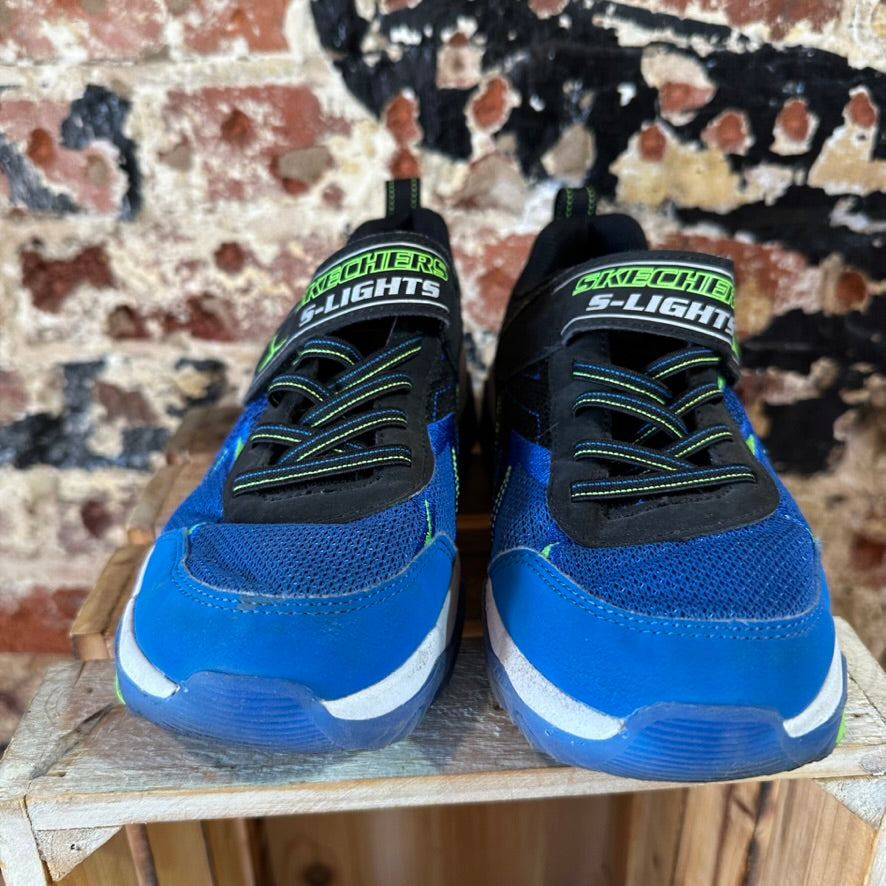 Sketchers Light Up Shoes youth 3