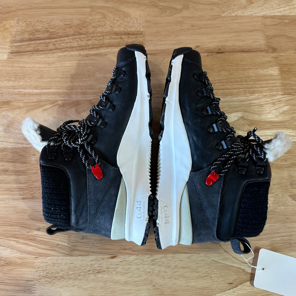 NIKE ASTORIA PRM NSW Black Anthracite WOMENS SIZE 7 Snow Winter