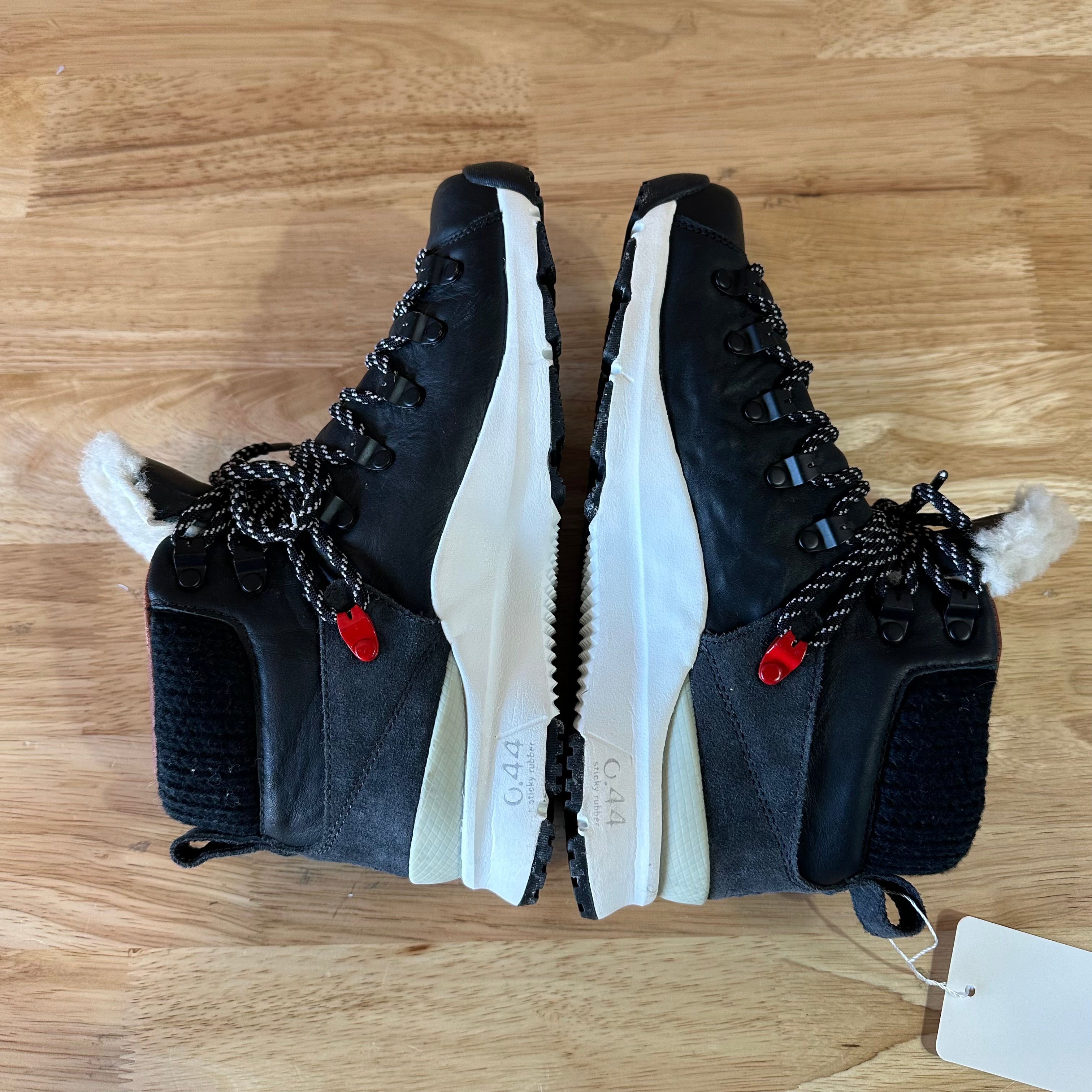 NIKE ASTORIA PRM NSW Black Anthracite WOMENS SIZE 7 Snow Winter