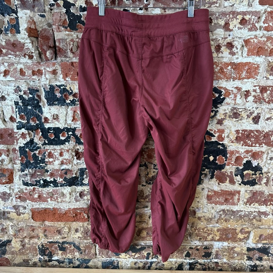 North Face Womens Medium Capri's