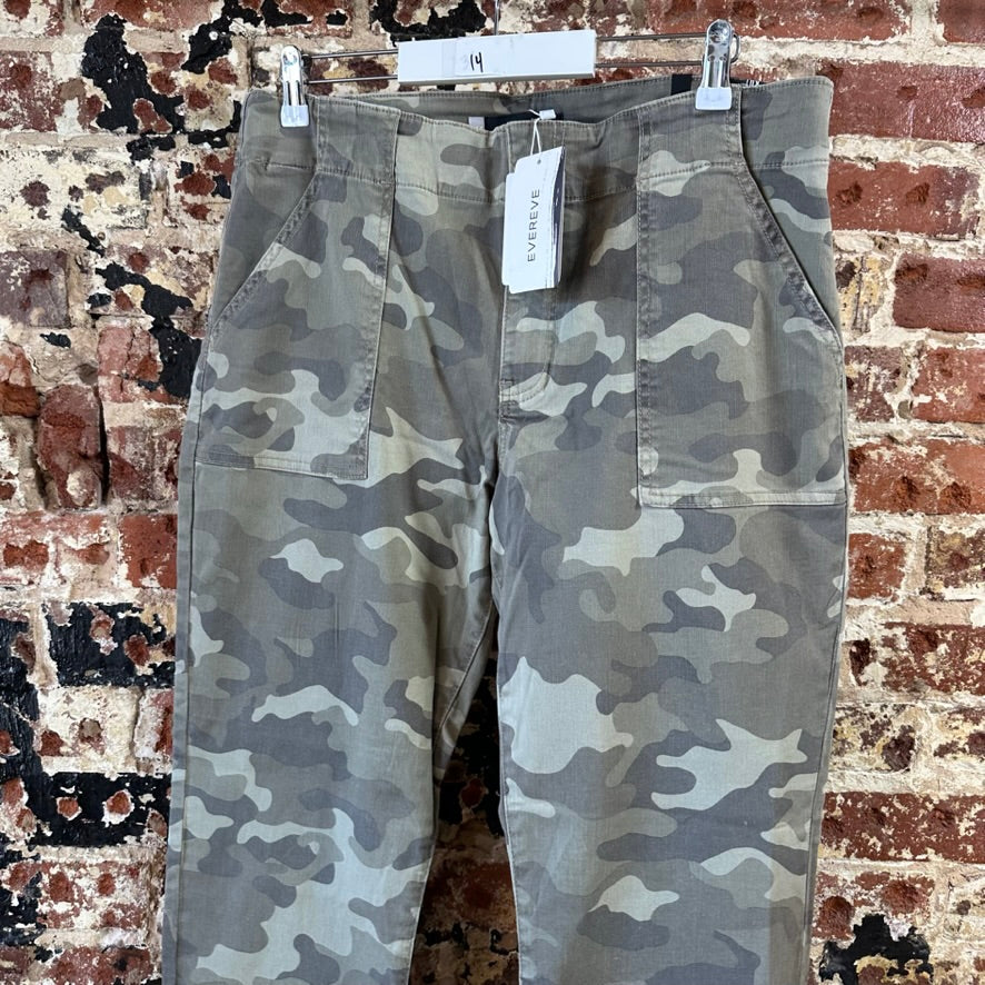 KUT Womens 14 Camo Pants NEW
