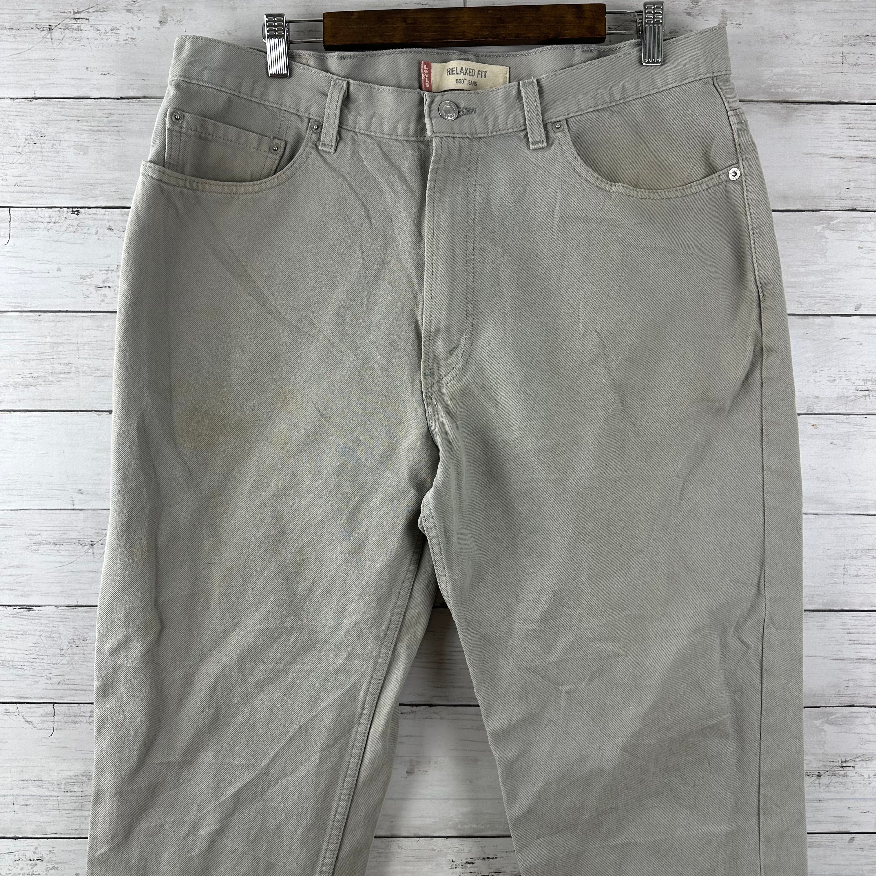 VTG Levi's 550 Jeans Mens 38x34 Gray Cotton Denim Relaxed Fit USA (36x31.5)