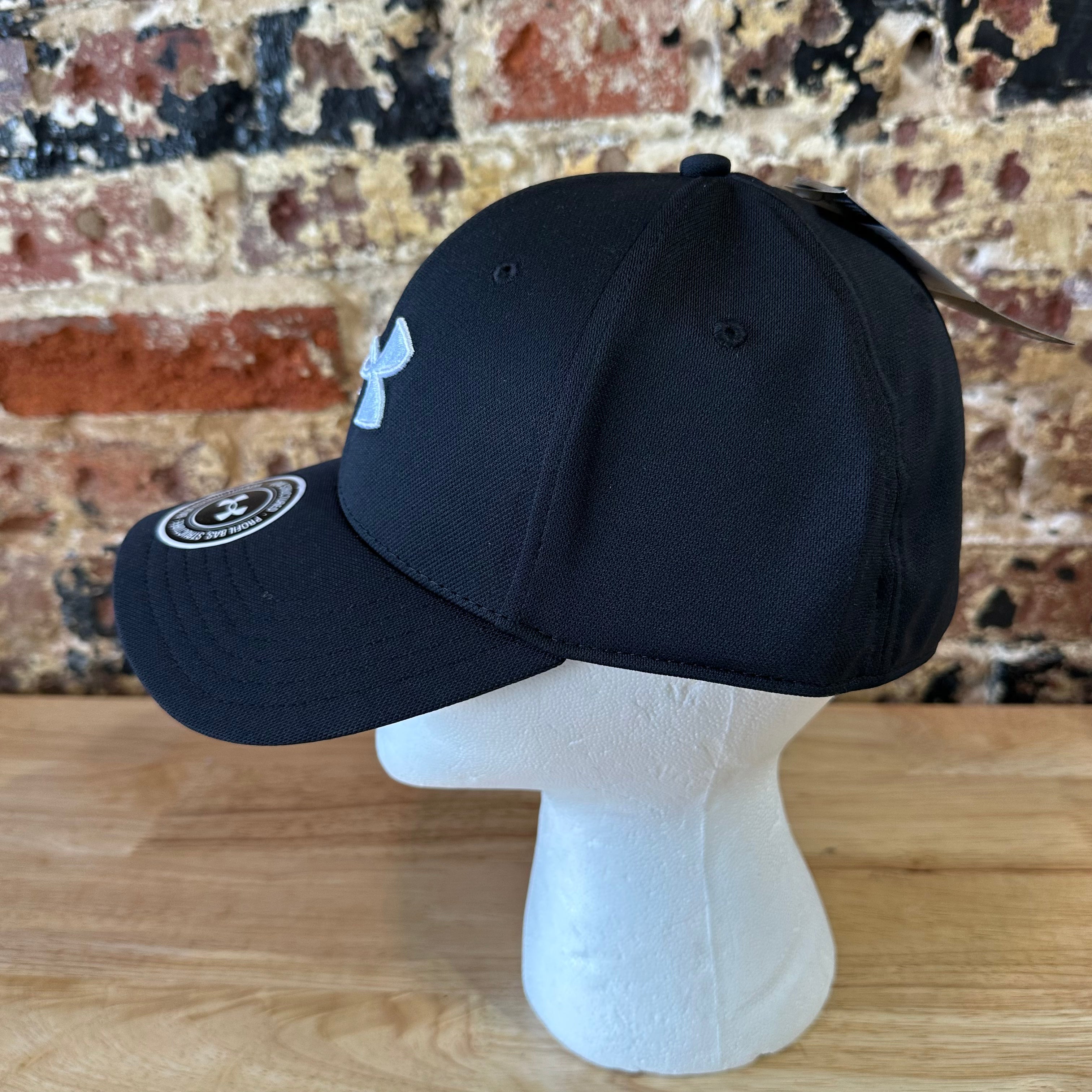 Under Armour UA Men's Black w/White logo Classic Fit L/XL Cap Hat NWT