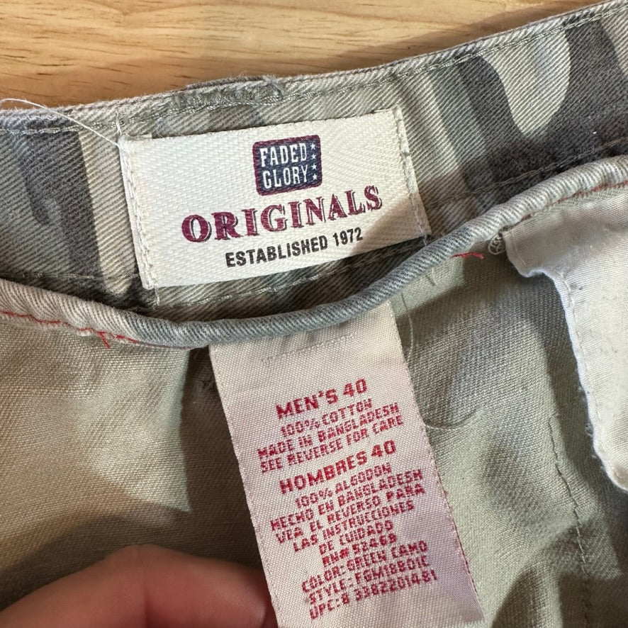 Faded Glory Camo Cargo Shorts Mens 40