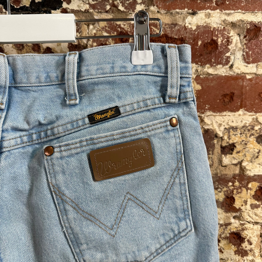Wrangler Mens 33x34 Light Blue Jeans