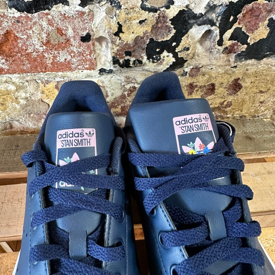 Adidas Girls 3.5 Blue Shoes