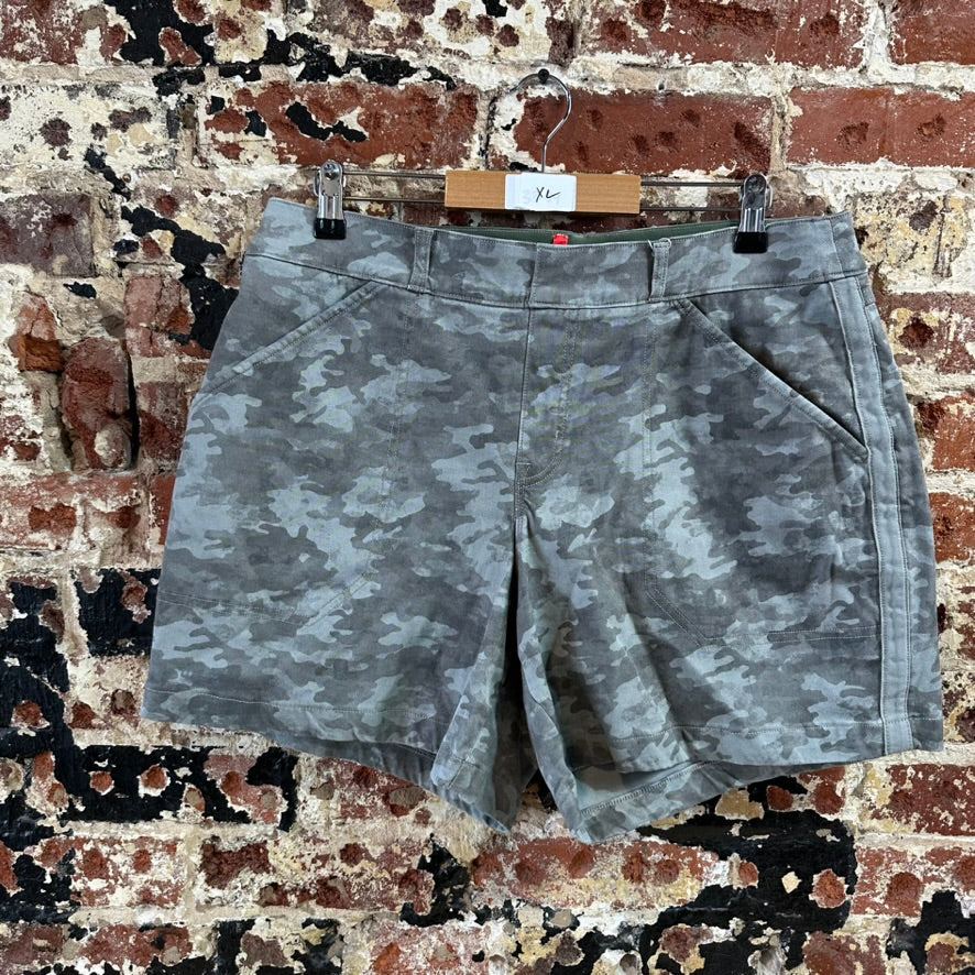 Spanx Women's Camo Utility Shorts Gray Size XL High Rise Pull On