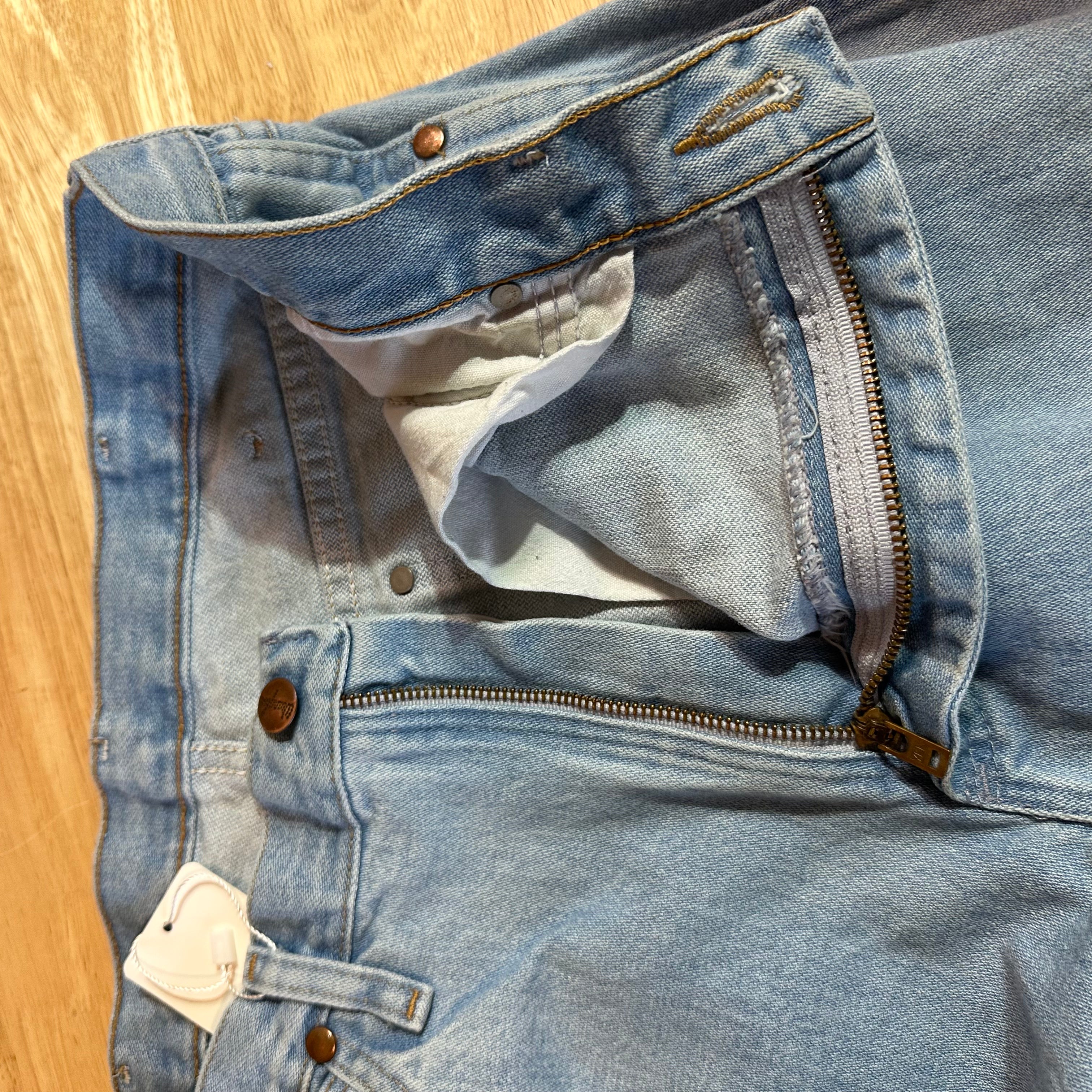 Wrangler Mens 33x34 Light Blue Jeans