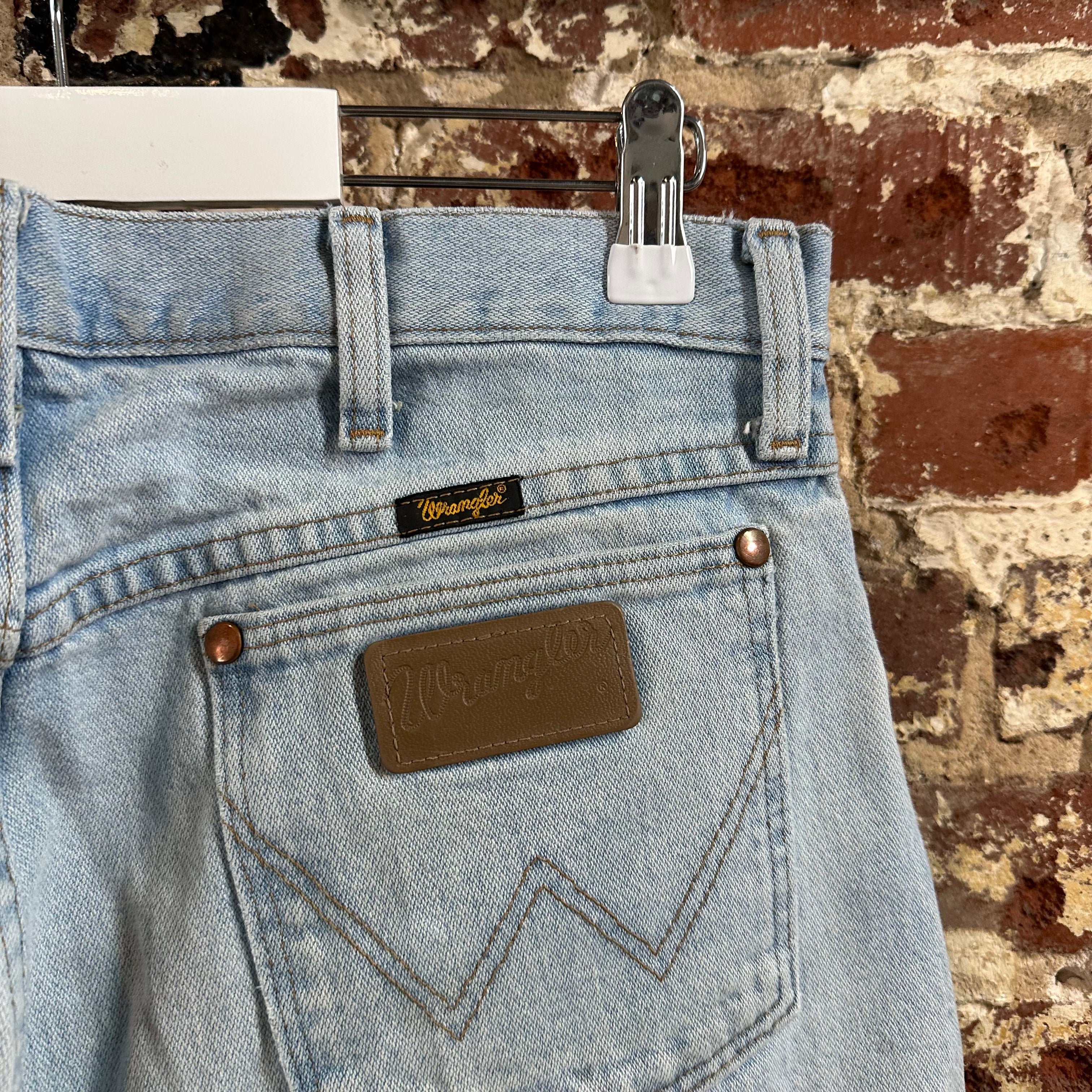 Wrangler Mens 33x34 Light Blue Jeans