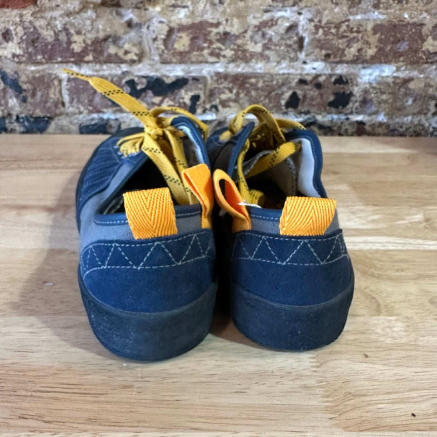 Fronteer Mens 11 Blue Shoes