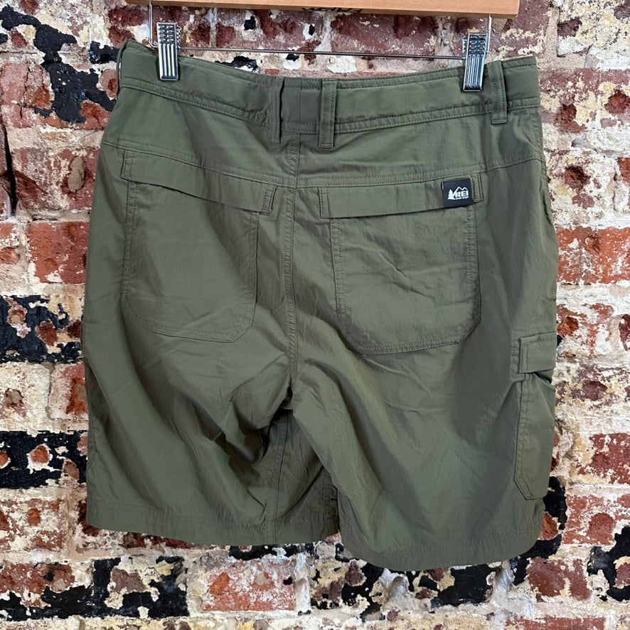 REI Womens 8 Green Shorts