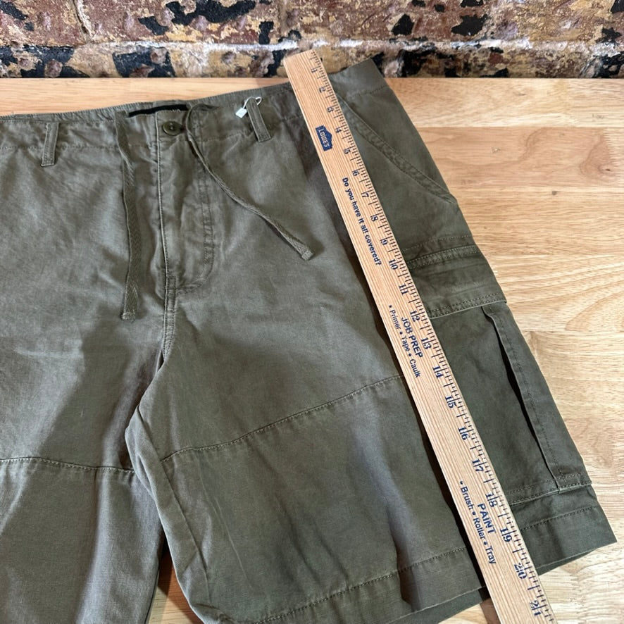Lucky Mens 34 Cargo Green Shorts NEW
